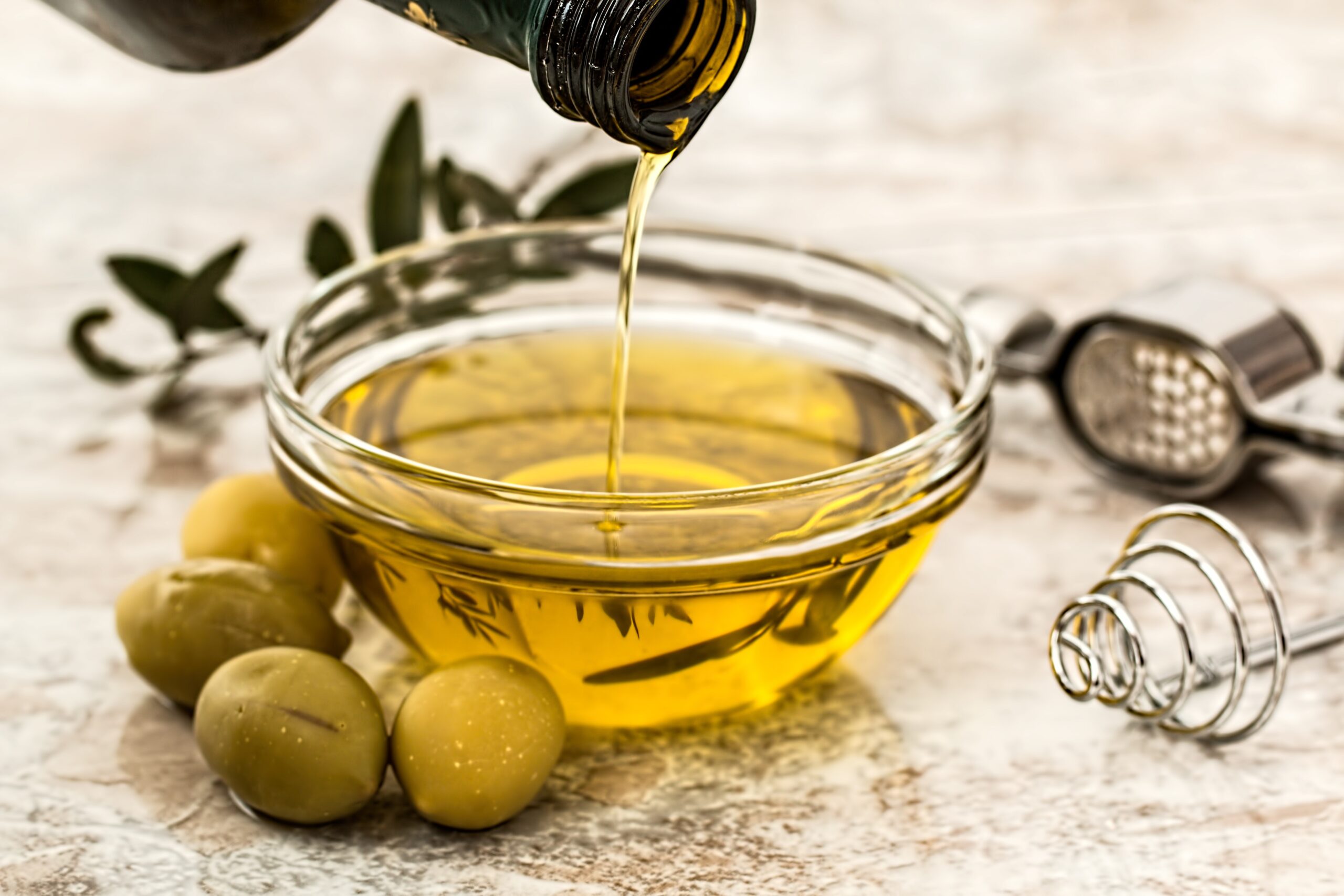 olive oil 968657 1 scaled