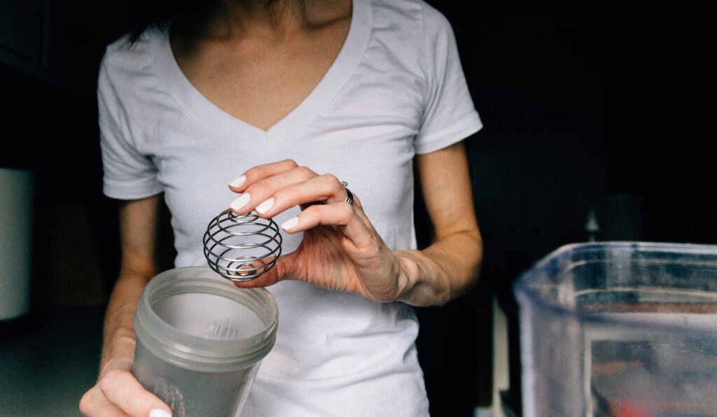 Protein powders are a convenient addition to a womans diet to meet protein needs